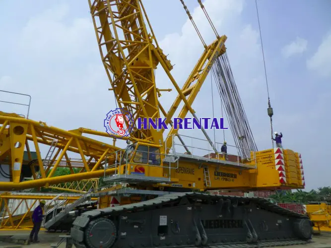  Sewa Unic Crane  pelabuhan tanjung emas